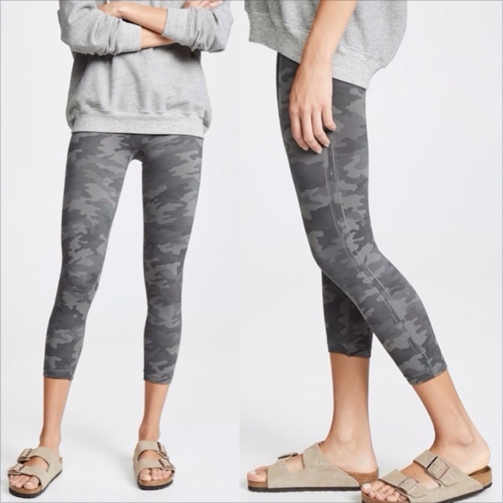 SPANX Look At Me Now Cropped Leggings